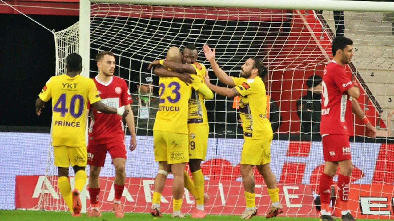 Antalyaspor – Eyüpspor Maçı Saat Kaçta? Hangi Kanalda?